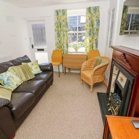 21 Entry Lane * Kendal